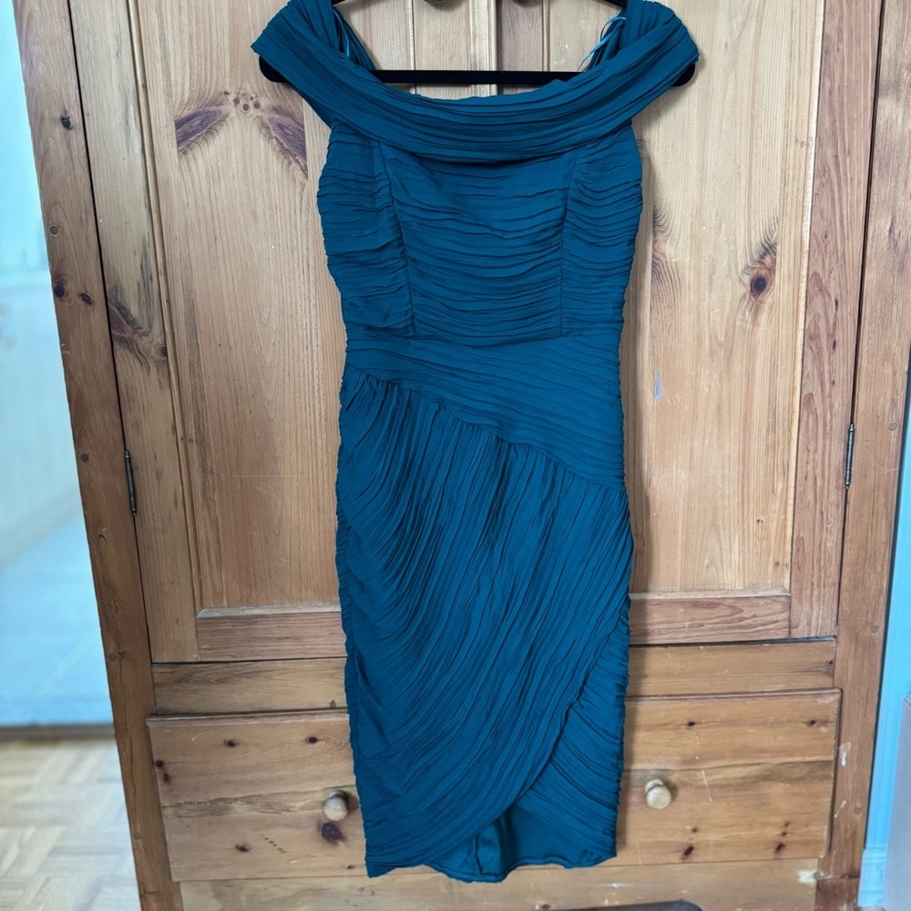 Lipsy London Teal Ruched Off-Shoulder Midi Dress (Style JD06828, Size US 4 )